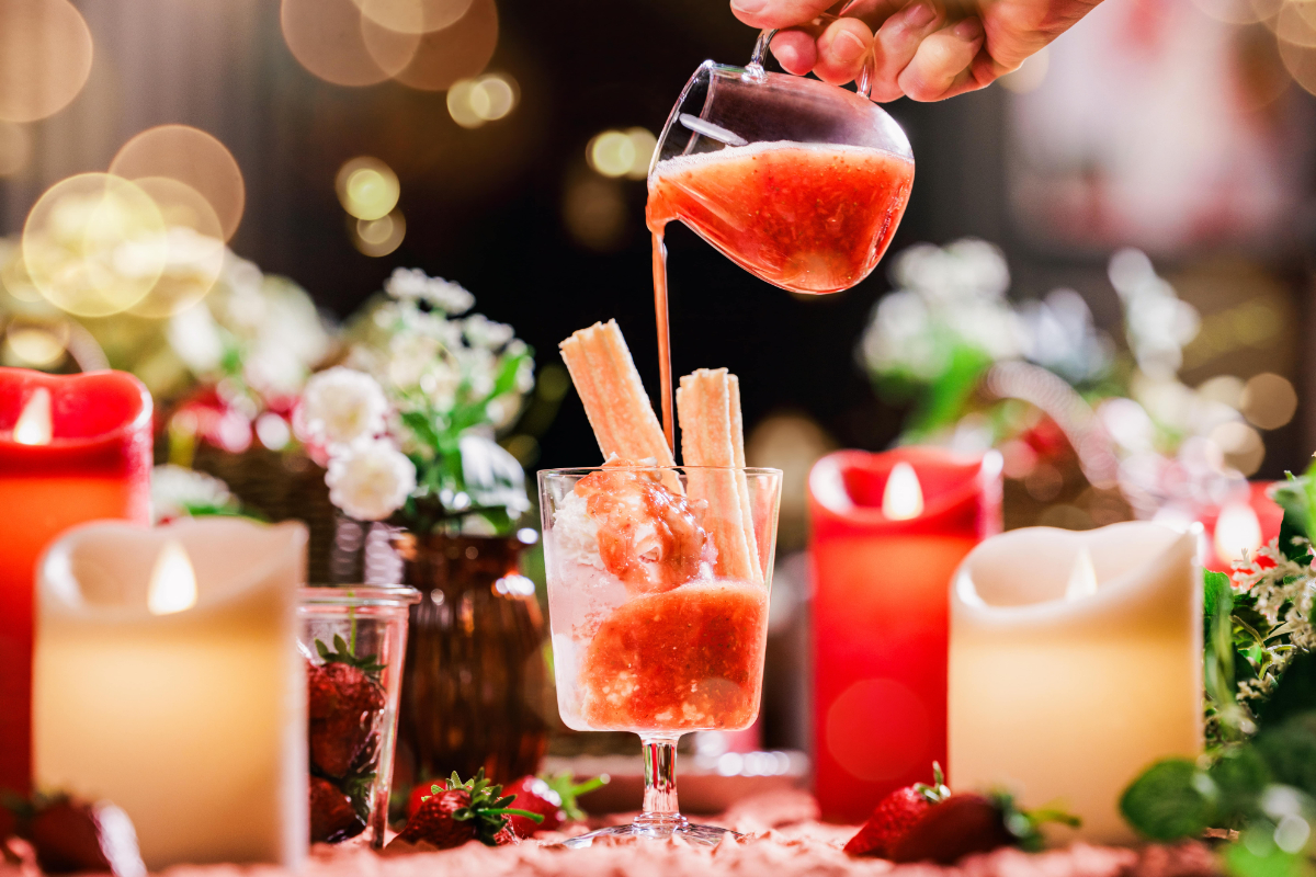 「たっぷりいちごソースのディップチュロス」1200円