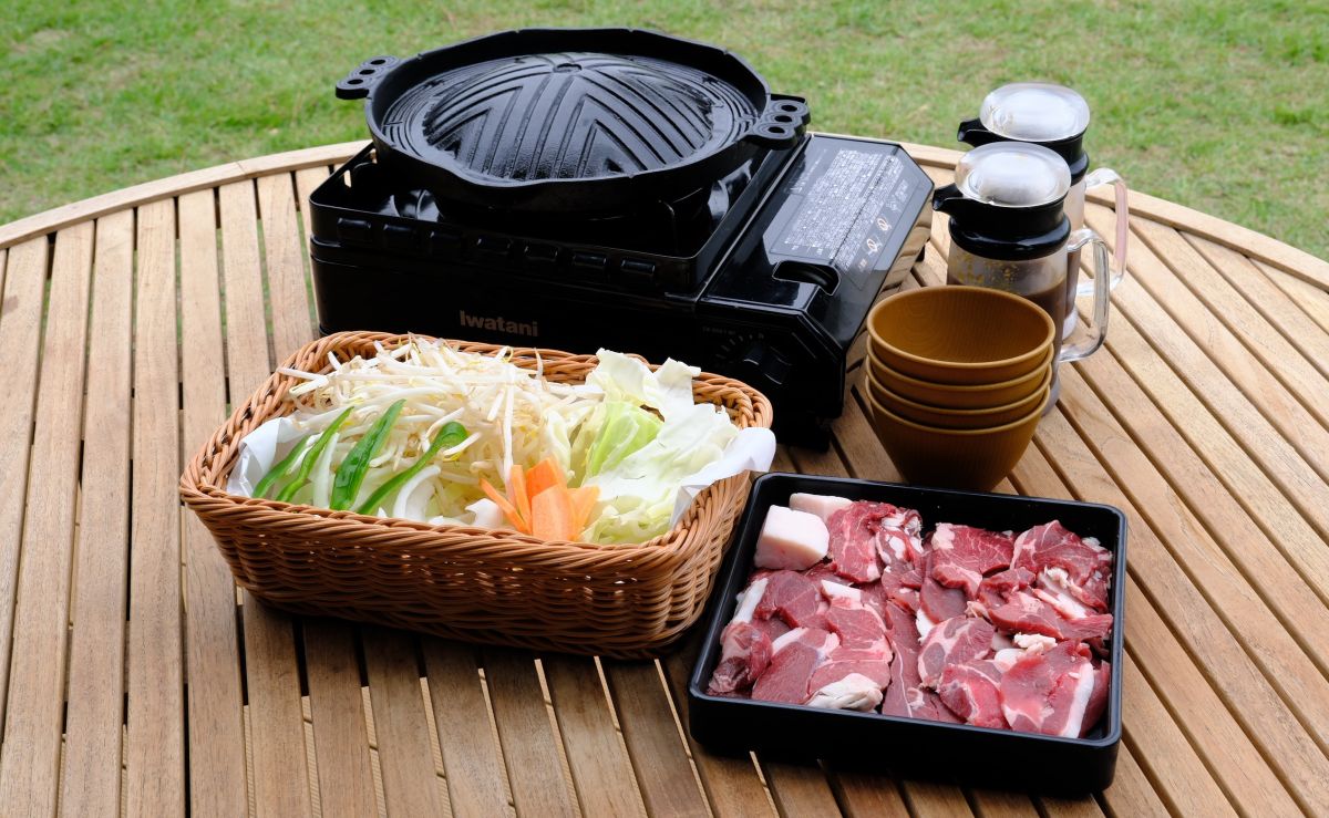 イノシシ300ｇと野菜がセットになったAセット（2～3人前）3850円