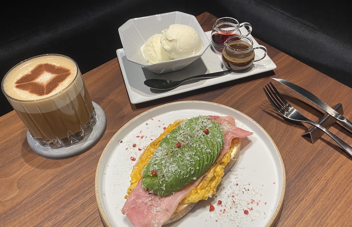 「アボカドのタルティーヌ」1650円