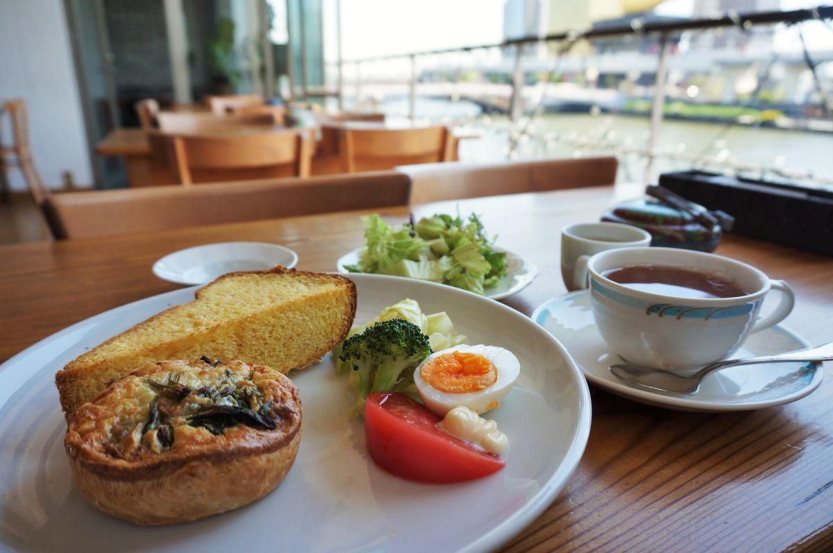 「本日のキッシュ（ほうれん草とベーコン）」1250円 ※平日限定