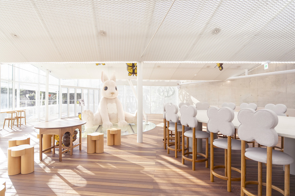 ゴールデンピースの店内