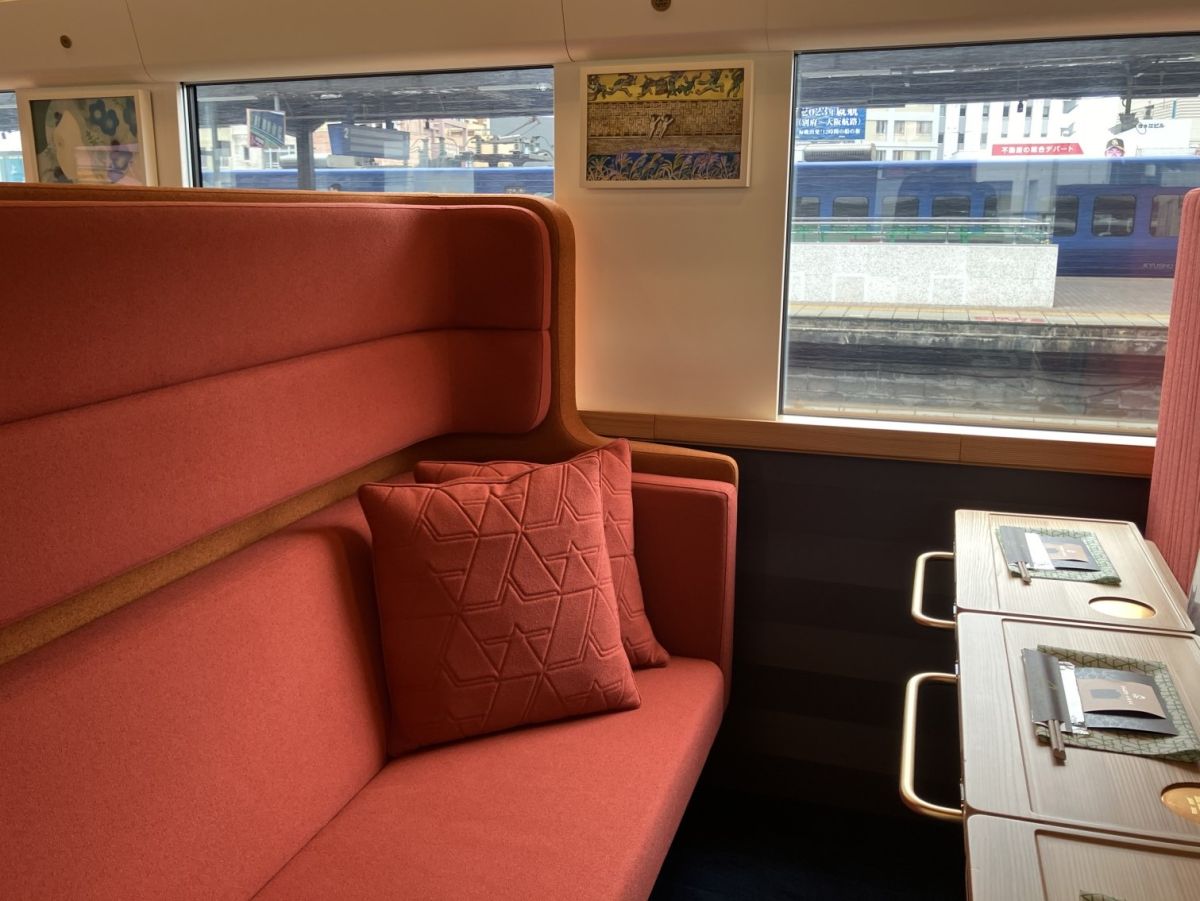 3名用のソファ席