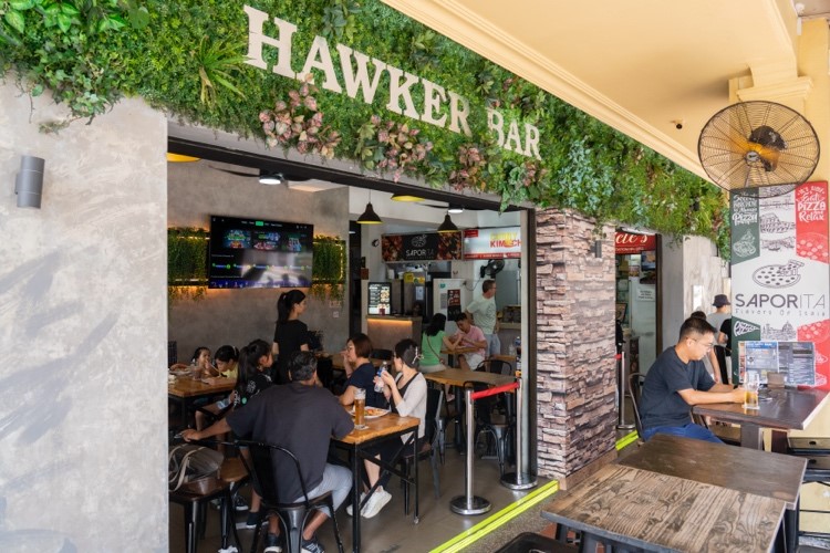 カトンにもローカル度満点の屋台街があります