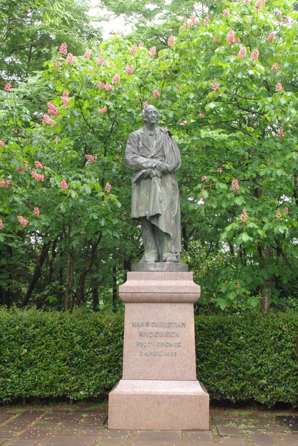 アンデルセン像