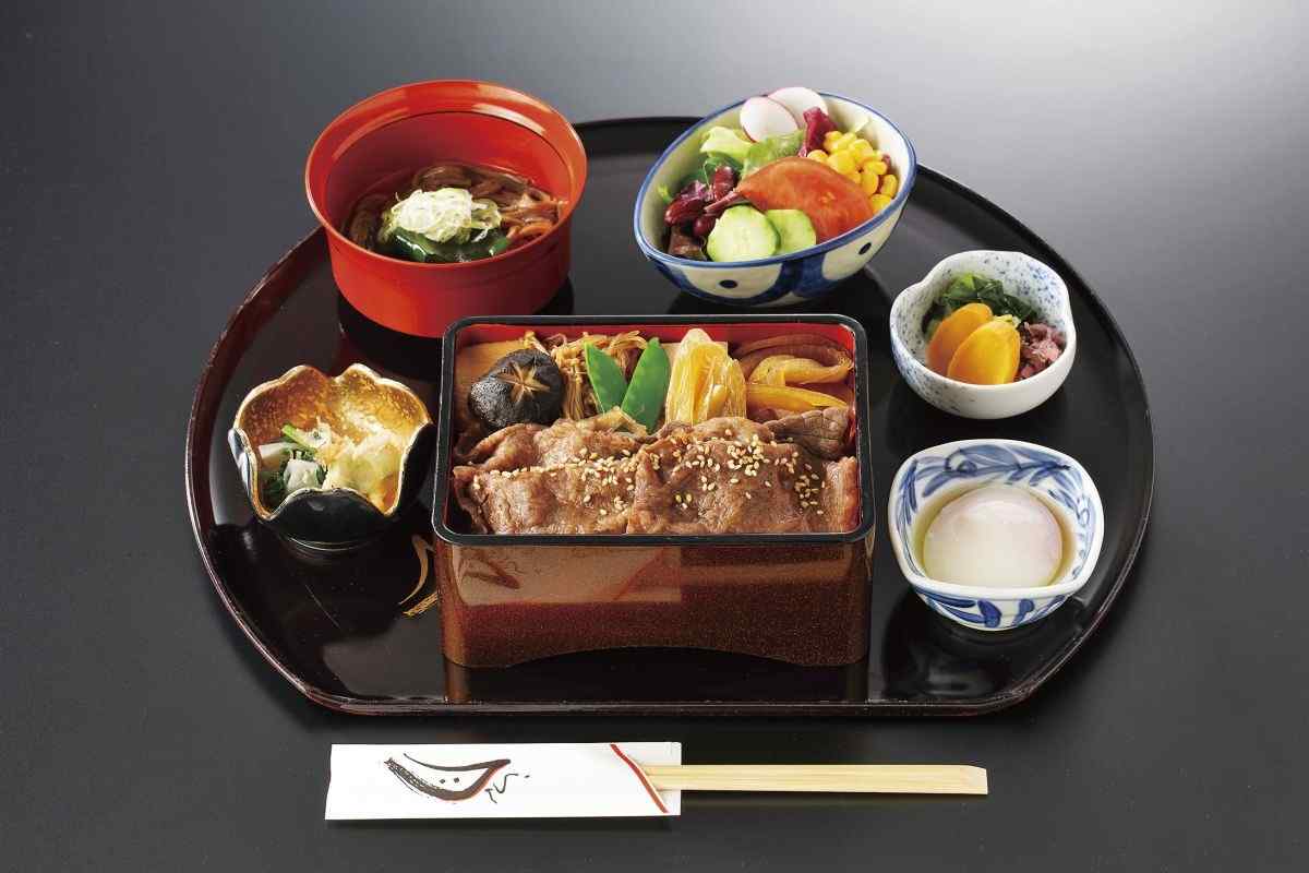 「特撰A5和牛すき焼重」2800円