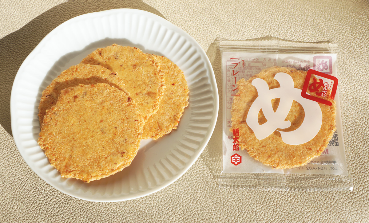 「めんべい」プレーン 2枚×8袋 600円～　（2024年12月現在）