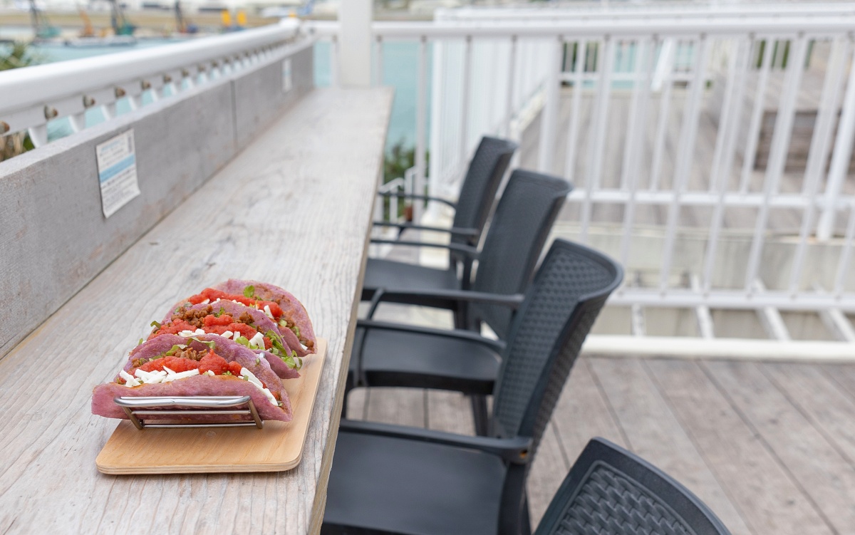 ひとりで海を眺めながらゆっくり過ごすのも、女子旅にもおすすめ