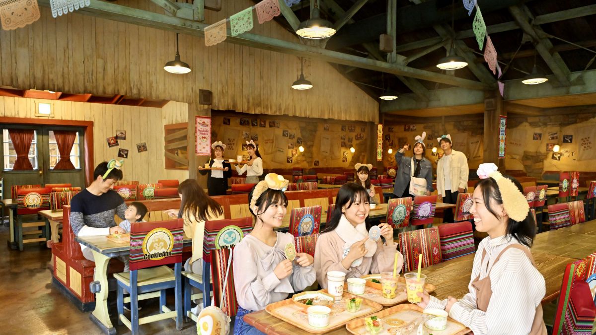 ミゲルズ・エルドラド・キャンティーナ店内にはイベント限定のデコレーションも!