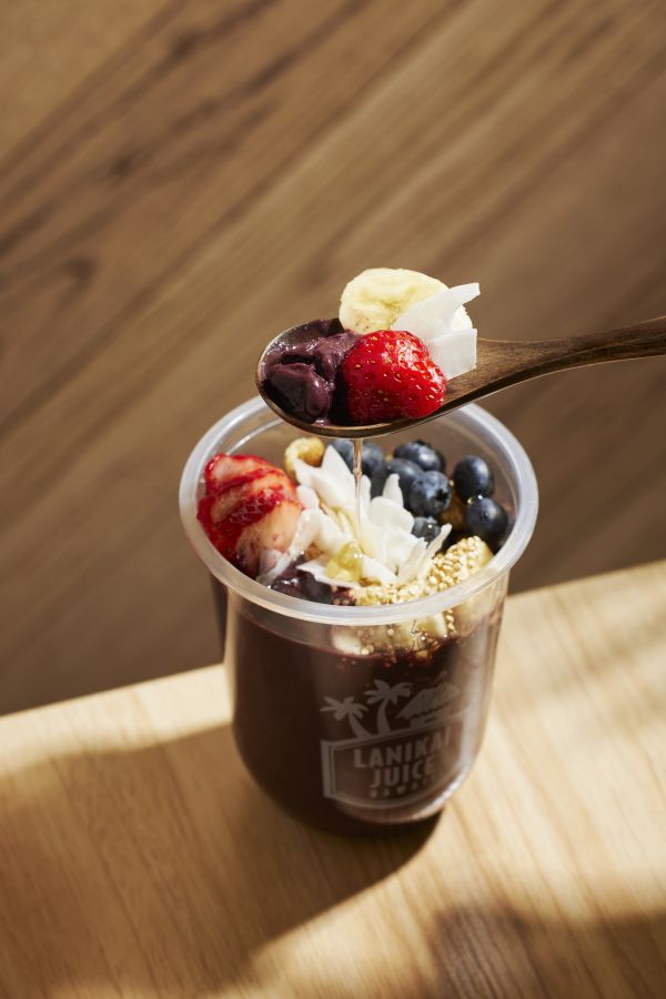 「アサイーエクストラヴァガンザ」REGULARサイズ990円　BIGサイズ1290円 ※画像はレギュラーサイズ