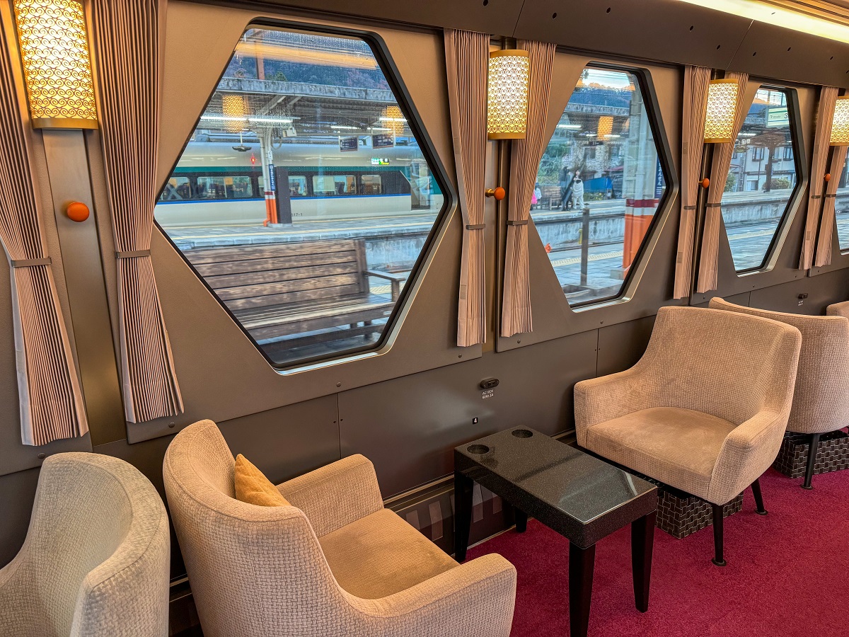 1号車「コックピットラウンジ」