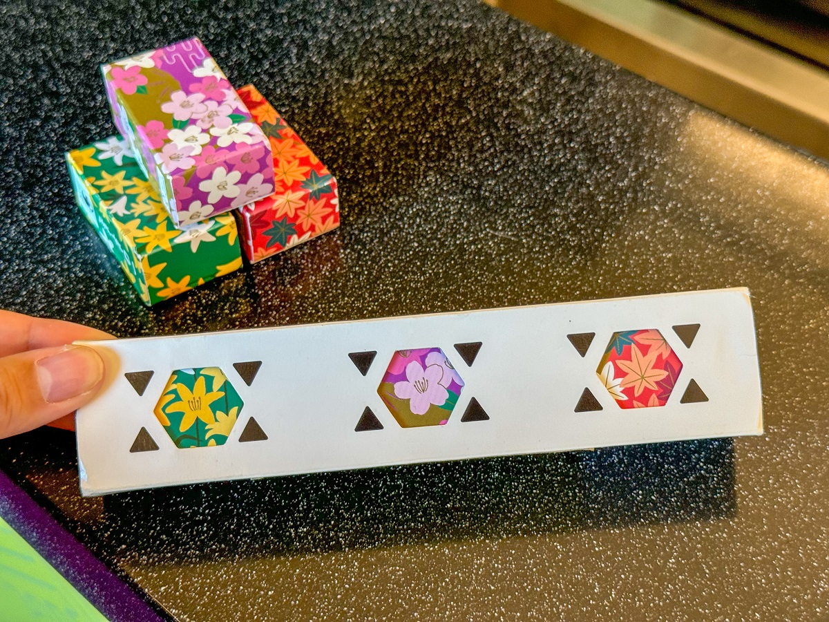 「一口羊羹（3個セット）」800円。パッケージもスペーシアXでおみやげにもぴったり！