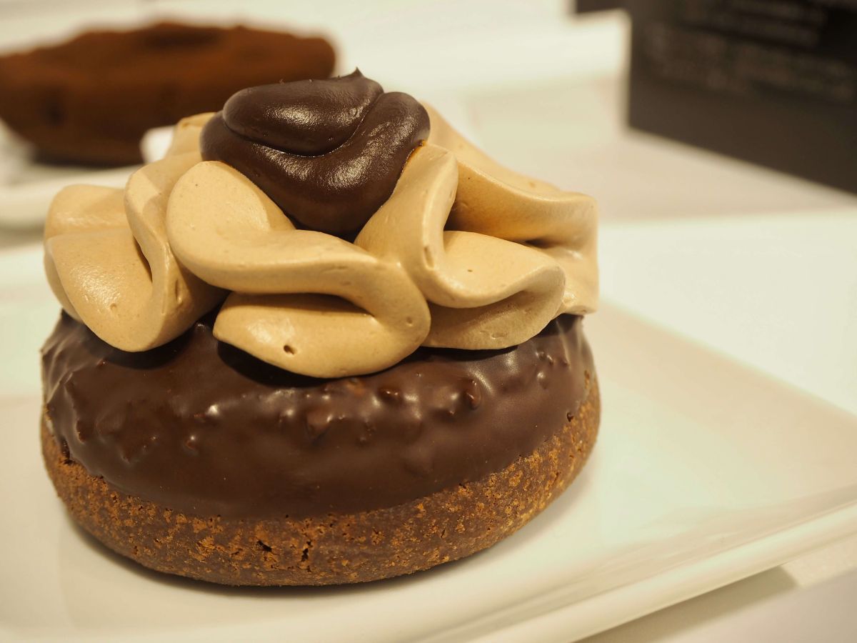 「ショコラ ノワール」テイクアウト345円、イートイン352円