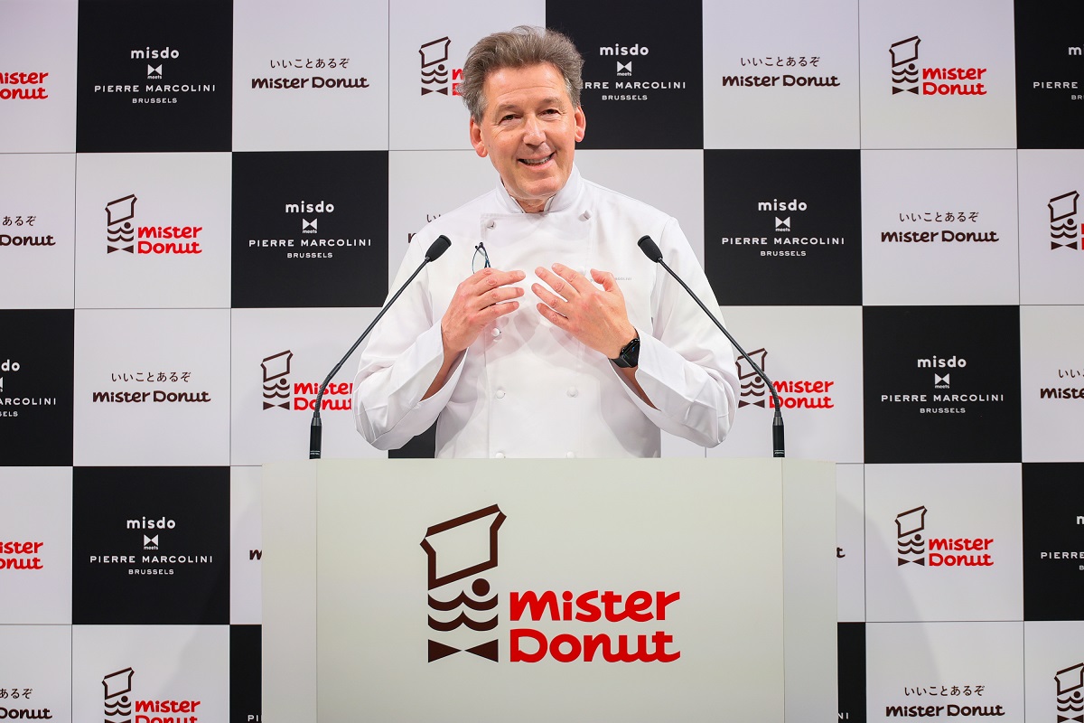 先行発表会にはピエールエルメ氏が登場