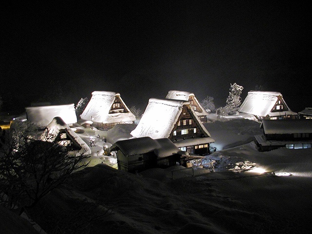 「菅沼合掌造り集落」のライトアップ