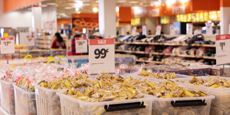 Kマートバラマキみやげ