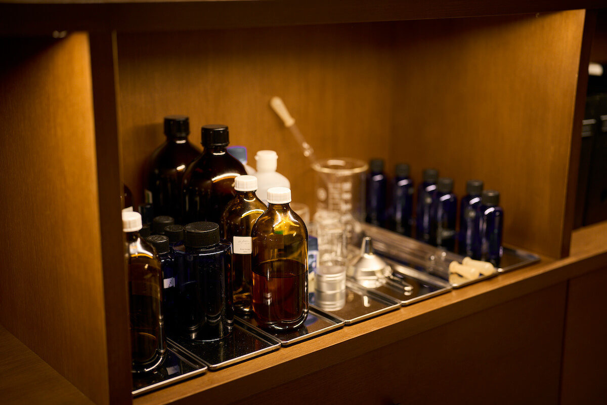 オーダーメイドの調香体験は、●時間●●●●円〜（★先方へ確認します）