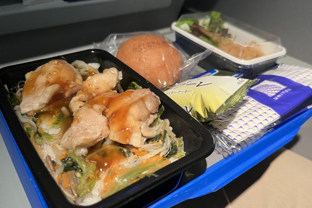 ユナイテッド航空　グアム線　機内食