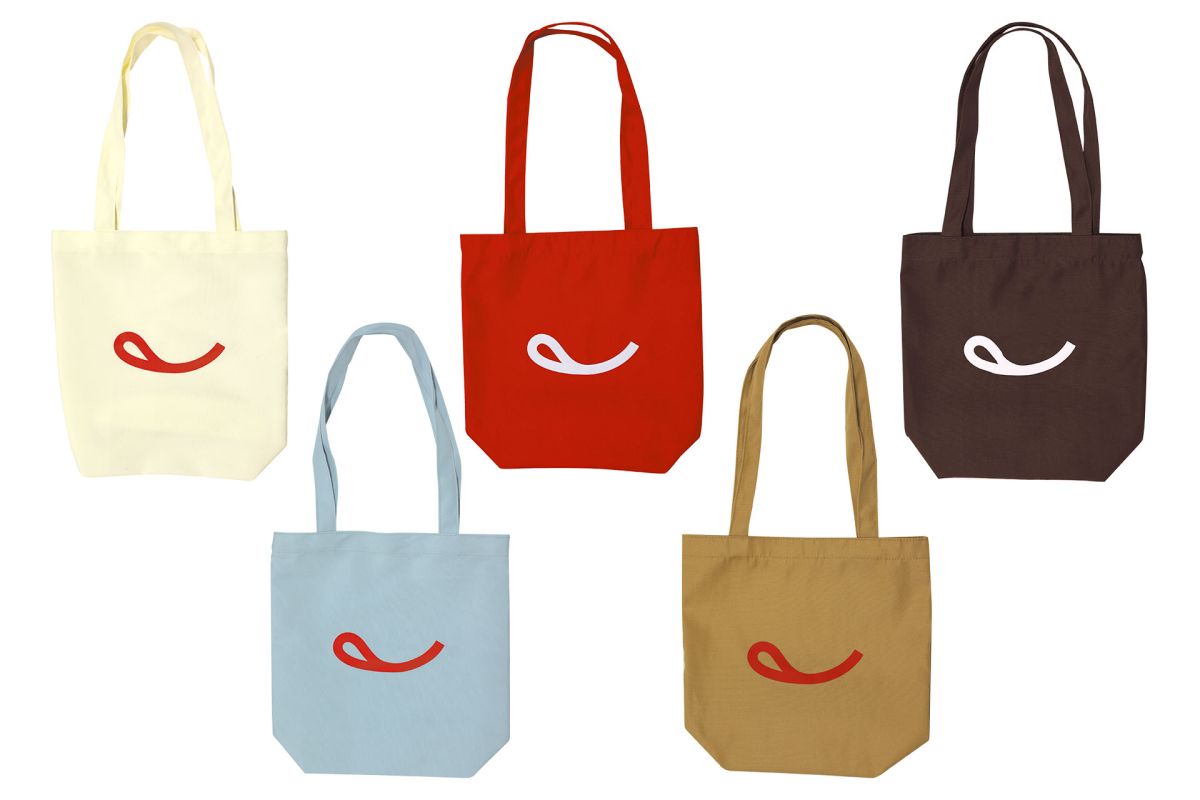 「〔非売品〕オリジナルカラートートバッグ（スマイルマーク）」＜全5種＞サイズ： 約縦300×横280mm、材質：ポリエステル