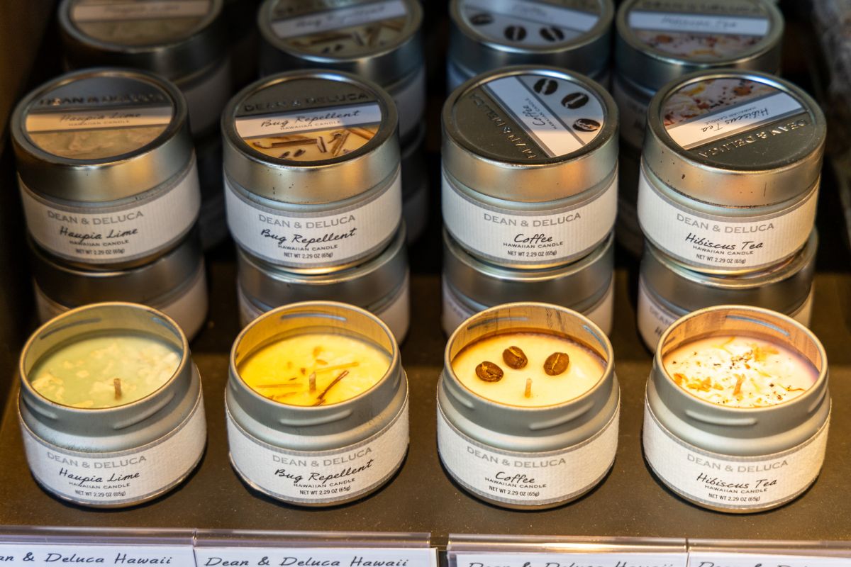 「缶キャンドル」各$18
