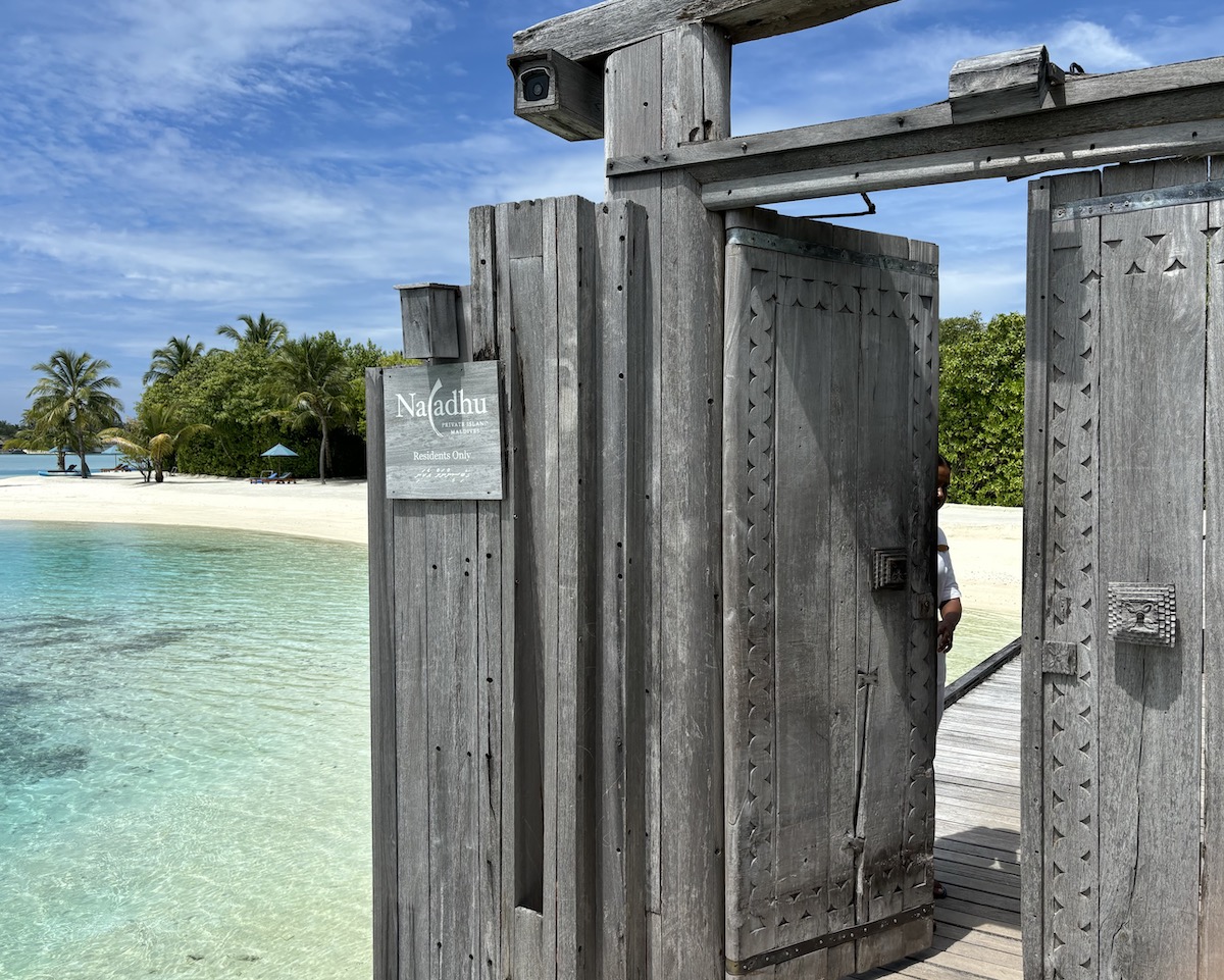「アナンタラ・ヴェリ」とつながる「ナラドゥ・プライベート・アイランド」の宿泊ゲストだけが使用できる入り口