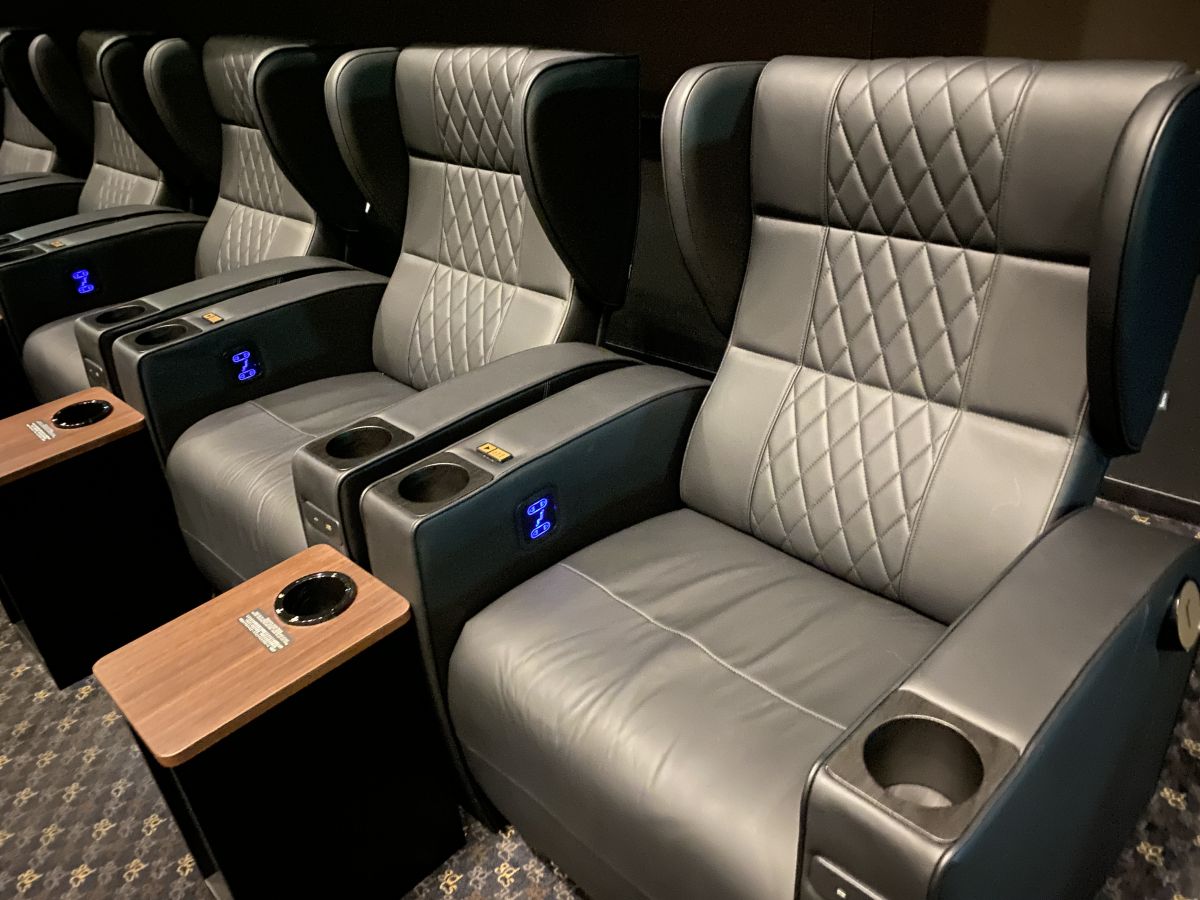 「グランドクラス」のシート