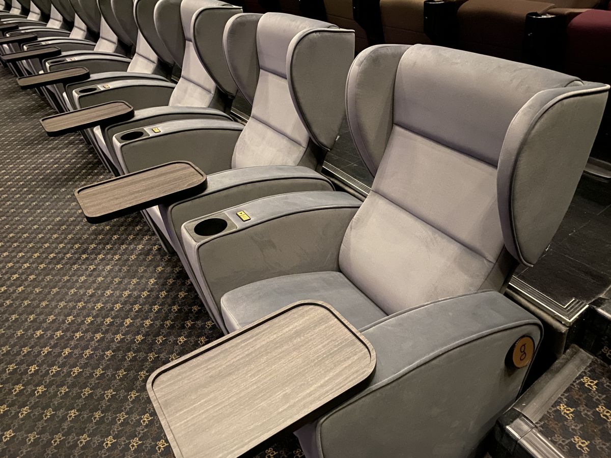 「プレミアクラス」のシート