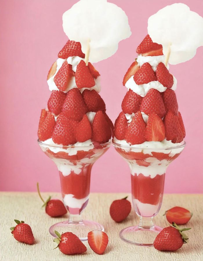 ふるーつなのに「いちごの贅沢マウンテンパフェ」