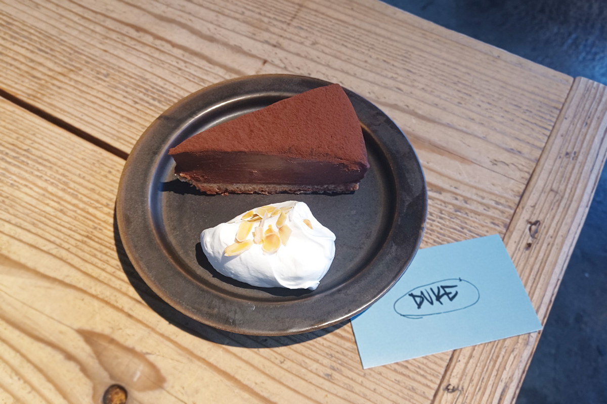 「ヴァローナチョコのガトー・オ・ショコラ」780円