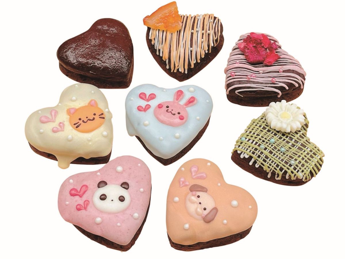 「デコレーションガトーショコラDeCORER（1個）」各600円／パティスリー・リアン＜タワーヤード2F 期間限定SHOP＞ 