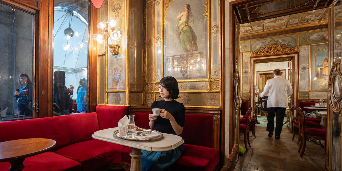 【2025年イタリア最新情報】ヴェネツィアで時代を超えて愛される伝統カフェ、「カフェ・フローリアン」の魅力