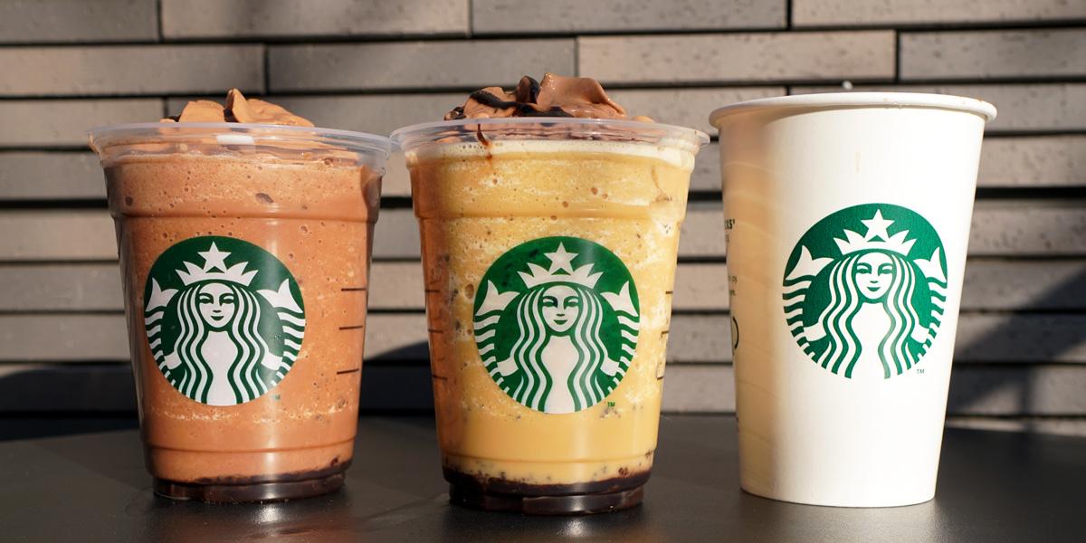 【スタバ新作2025年1月】とろっ、ザクっ、ふわっ！濃厚チョコ味「クラシック ショコラ シンフォニー フラペチーノ®」「ブロンド ショコラ シンフォニー フラペチーノ®」バレンタイン第1弾を実食レポート！おすすめカスタムを徹底紹介