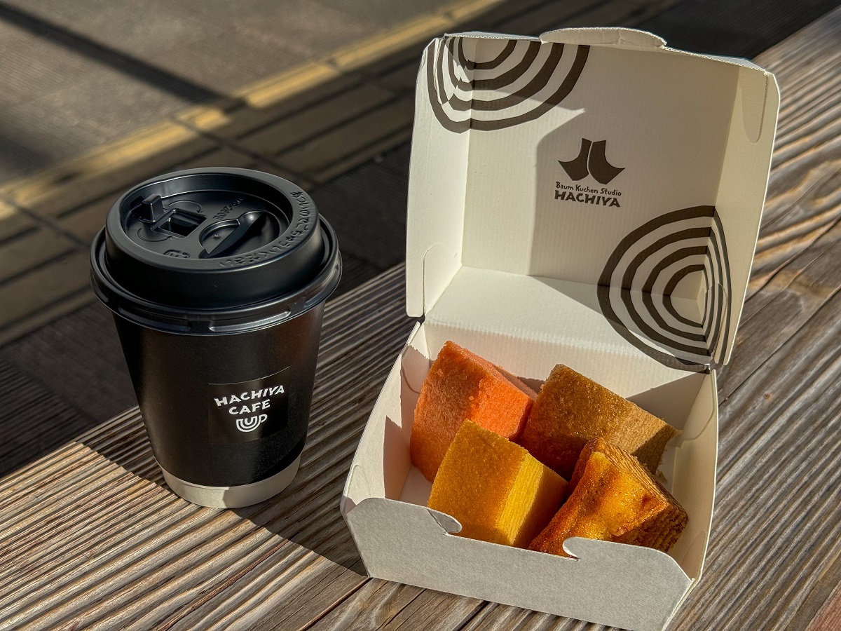 「HOTバウムクーヘン4種盛りドリンクセット」1000円