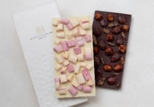 ラショコラトリナナイロ(左から)「ギモーブホワイトタブレット(1枚)」3240円、「ナッツ&ナッツタブレット(1枚)」3024 円
※松屋銀座限定