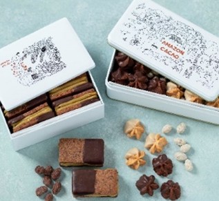 アマゾン カカオ(左から)「ピスタチオとレモンのアマゾンバターサンド(6個入り)」4968円、「パルミジャーノとペコリーノのアマゾンカンカン(300g)」4536円 ※松屋銀座限定