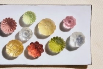 薄氷本舗 五郎丸屋「きせつのさがしもの(バレンタイン 2025)9個入り」3780 円
※松屋銀座限定