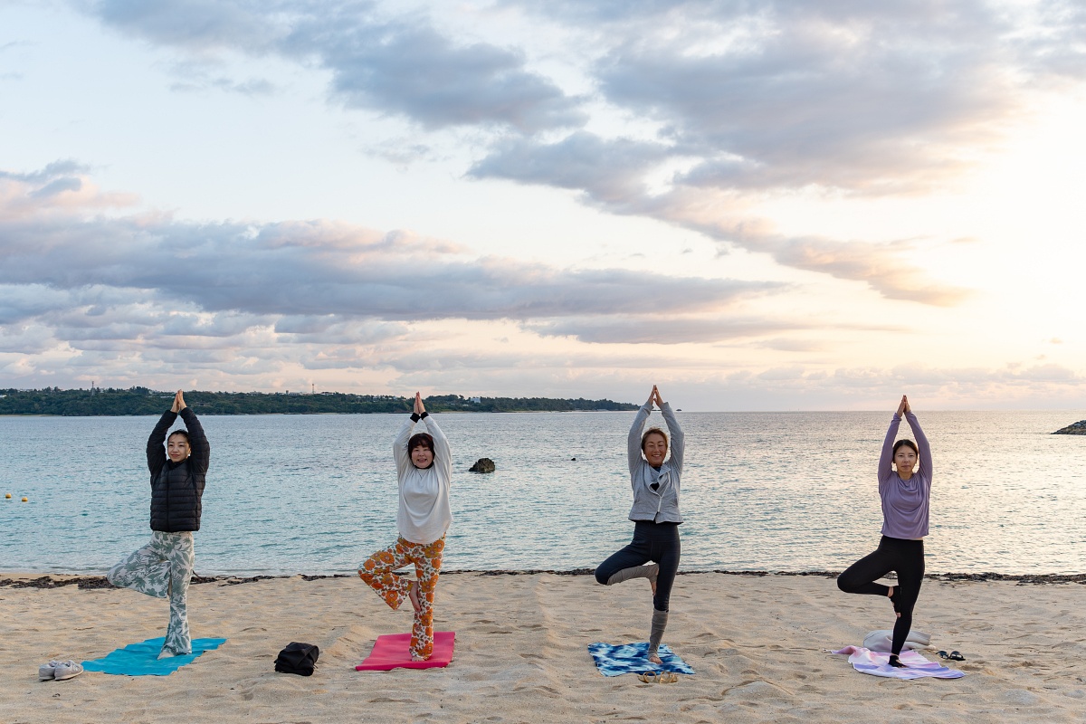 一日のスタートを気分良く過ごすなら、SUNRISE BEACH YOGAがおすすめ