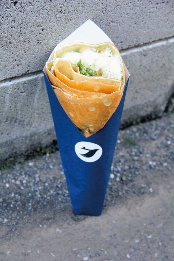 「手焼きクレープあらた」（1000円）