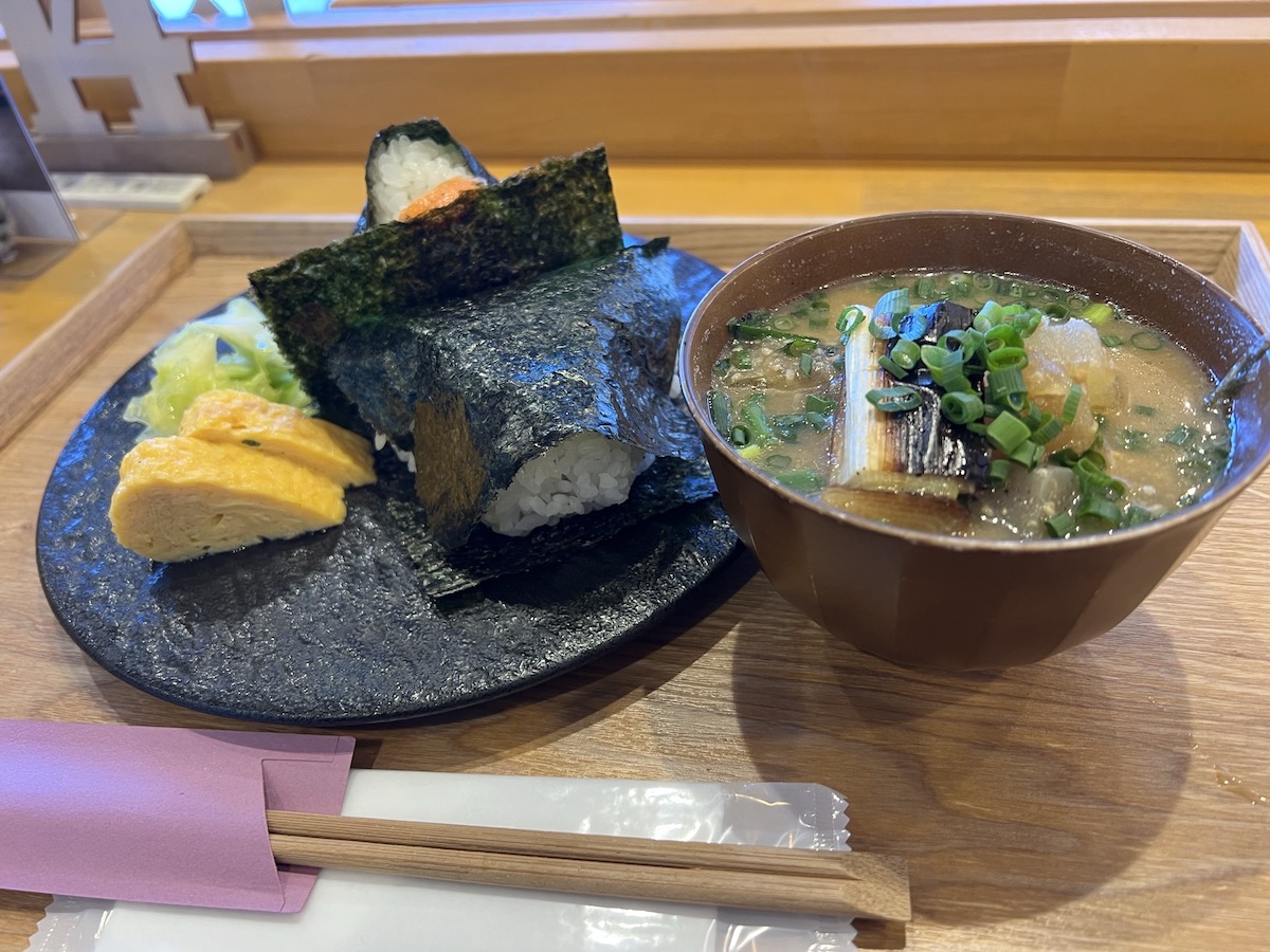 「恵比寿 牛たん すずや」の「朝食セット」（700円）