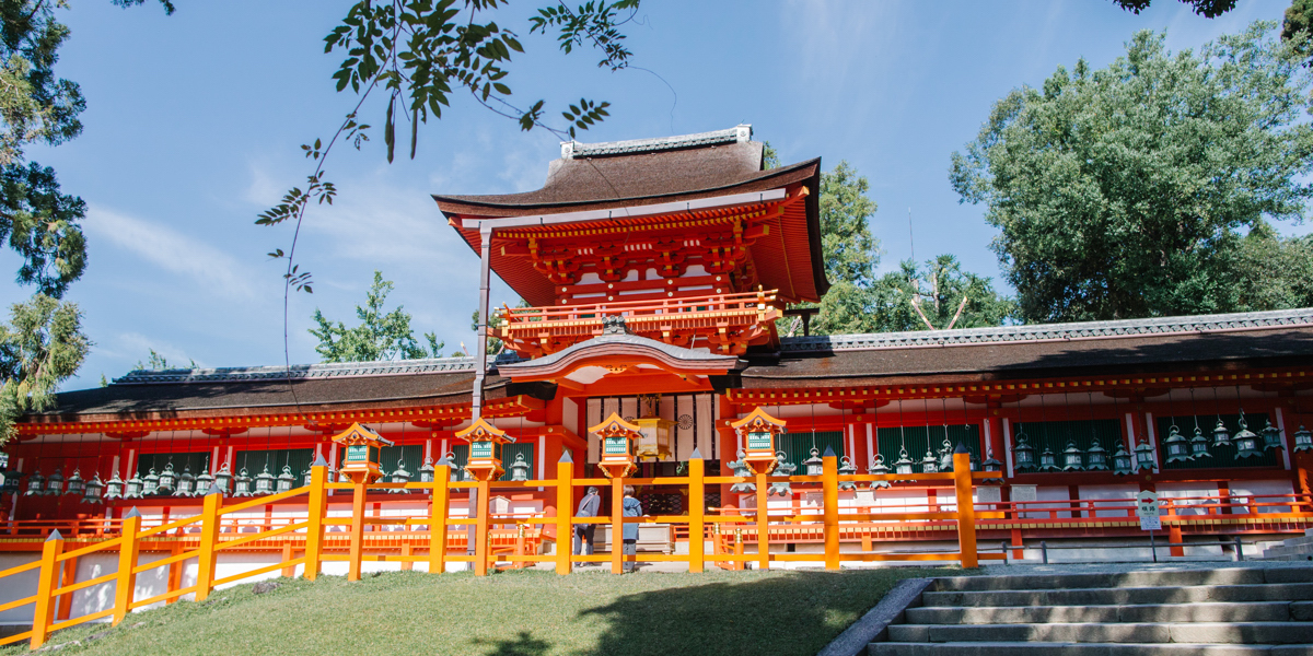 中門と御廊(いずれも重要文化財)