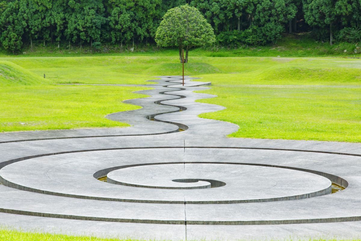 「螺旋の水路」