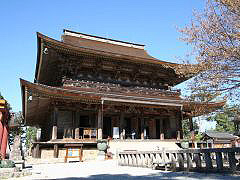 単層裳階付き入母屋造り檜皮葺きの本堂・蔵王堂/金峯山寺 蔵王堂