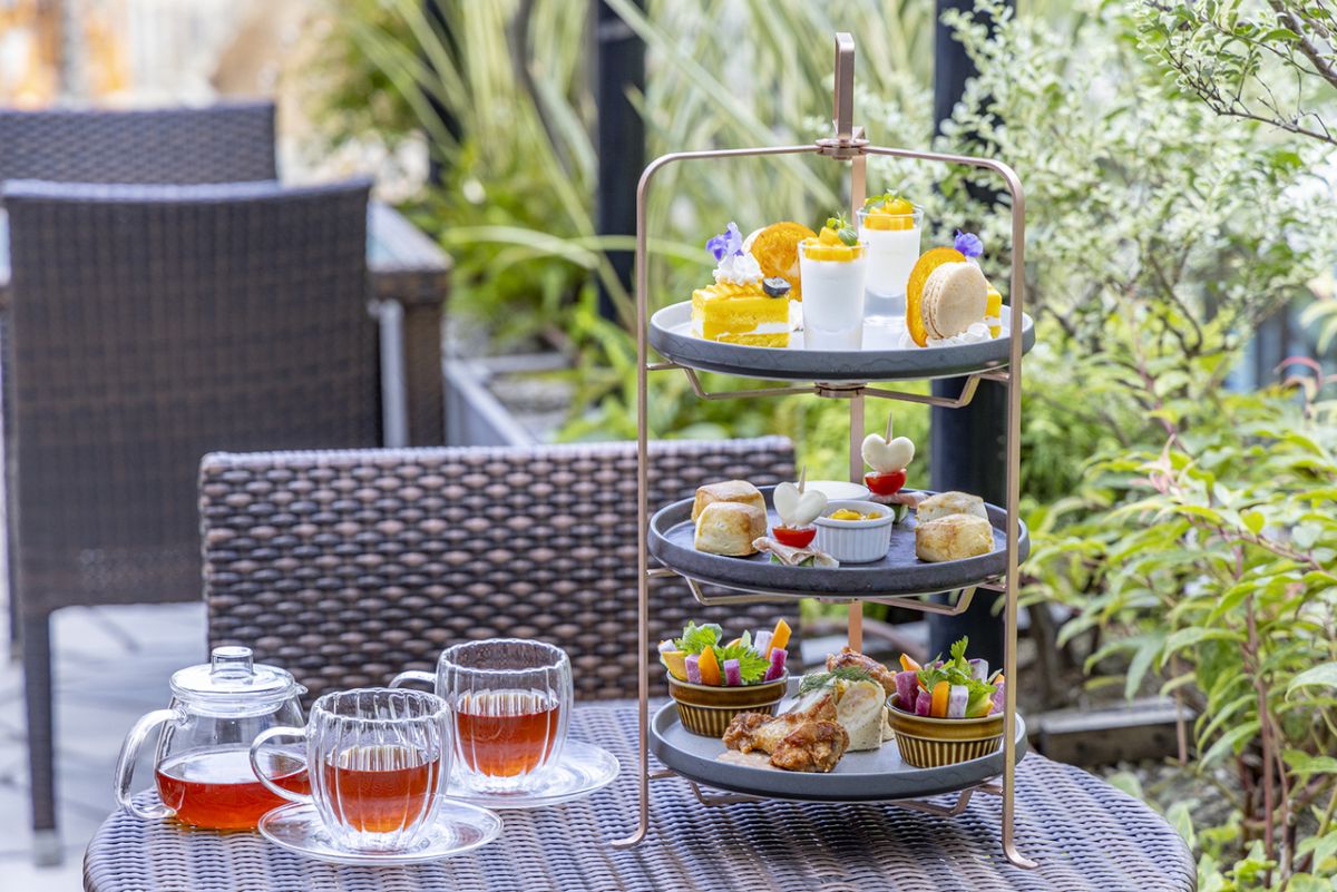 「アフタヌーンティー」（カフェフリー付）2200円