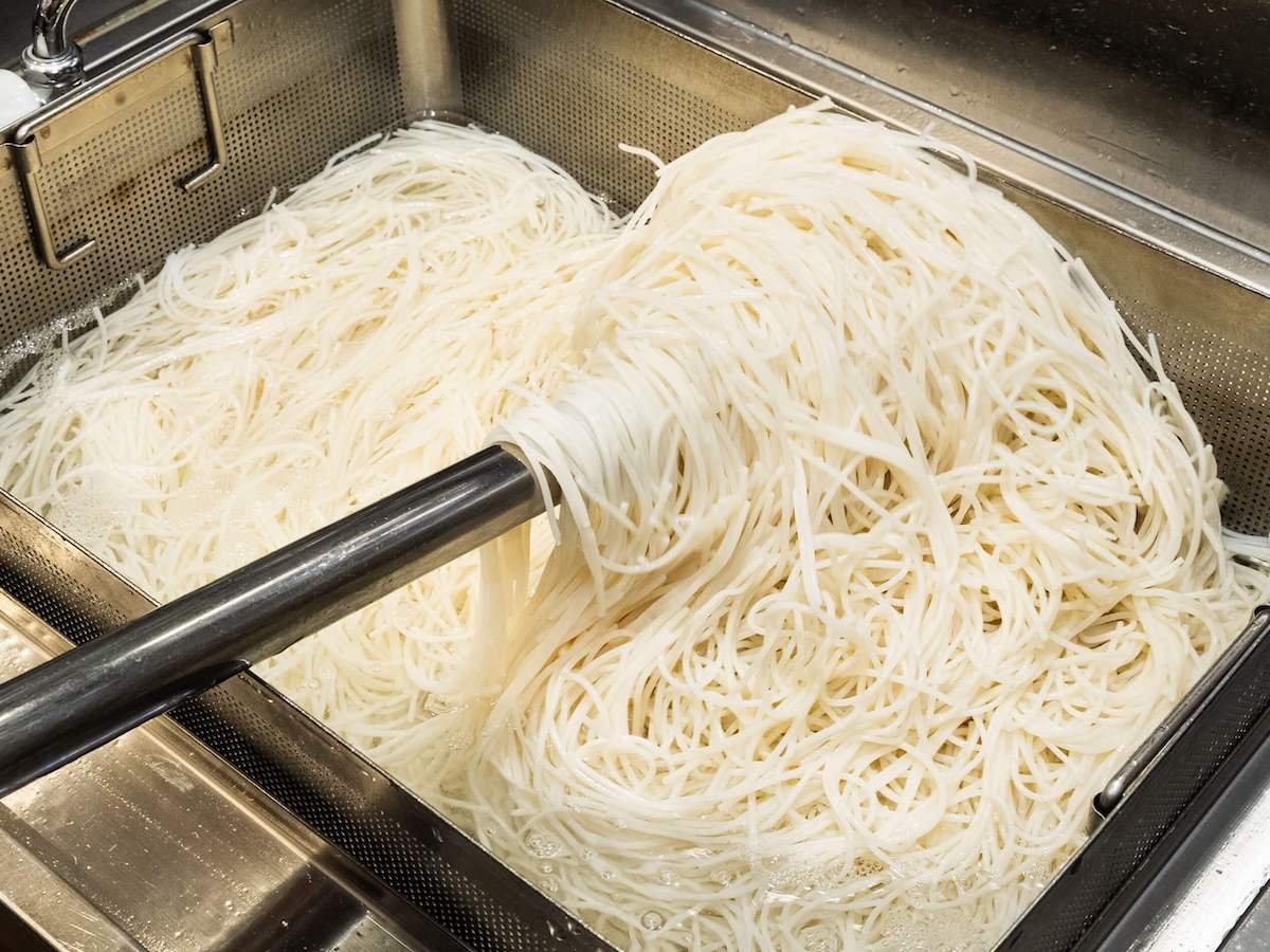 恵比寿店では毎日約400食を仕込んでいるそう