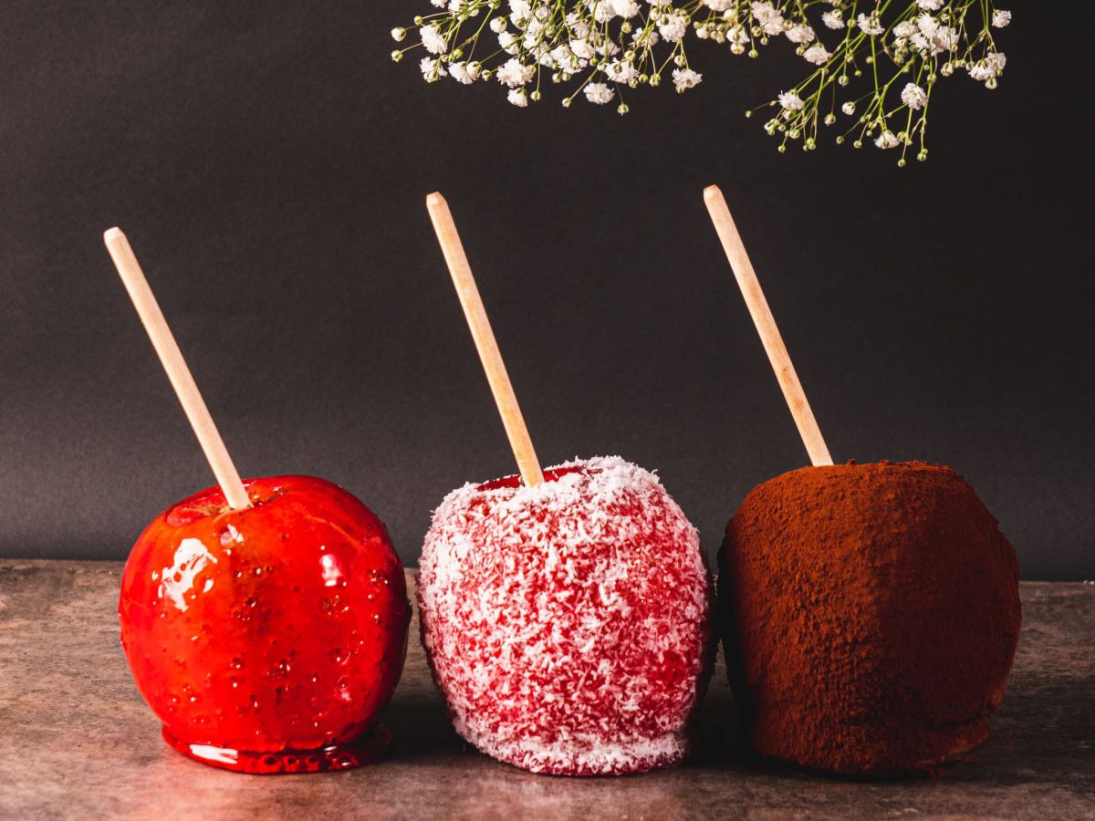 （写真左から）「プレーン」600円、「ココナッツ」650円、「ココア」650円