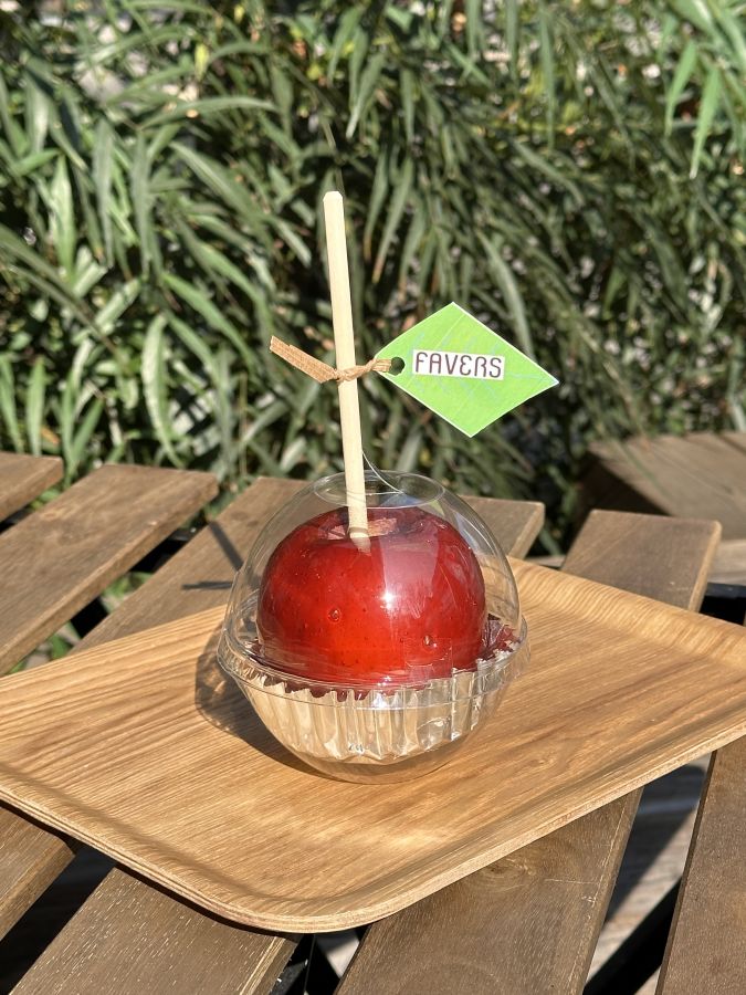 「りんご飴」500円