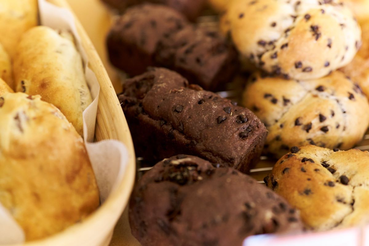 （写真中央）「ブリオッシュショコラ インカベリー」360円