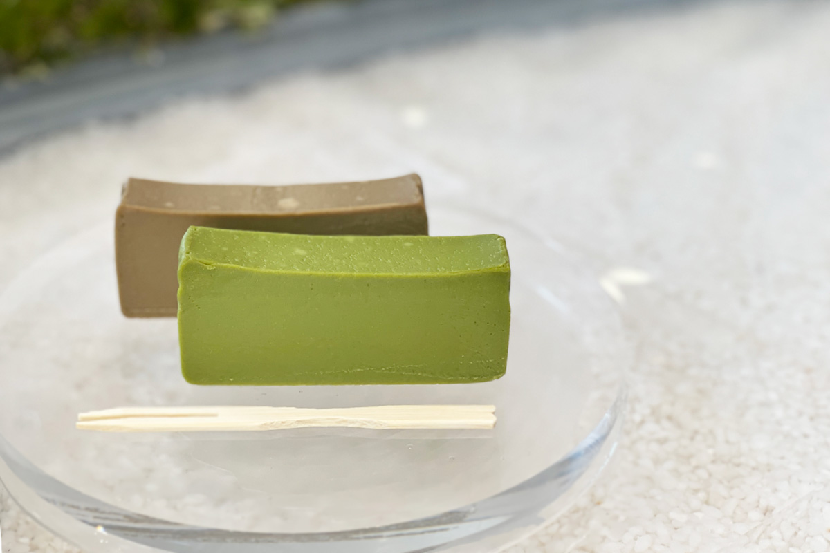 「羊羹テリーヌ お抹茶とほうじ茶」950円