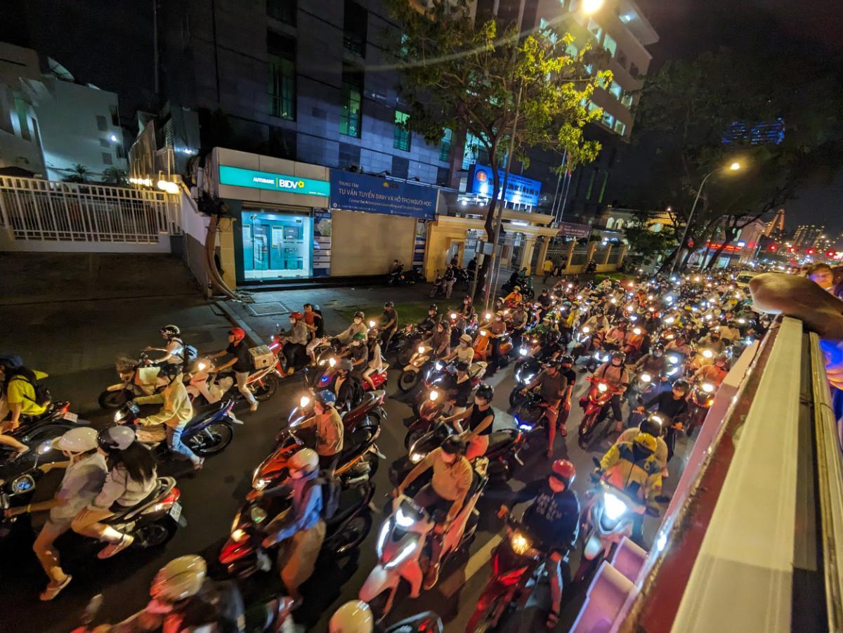 交通渋滞はホーチミン中心部の風物詩（？）