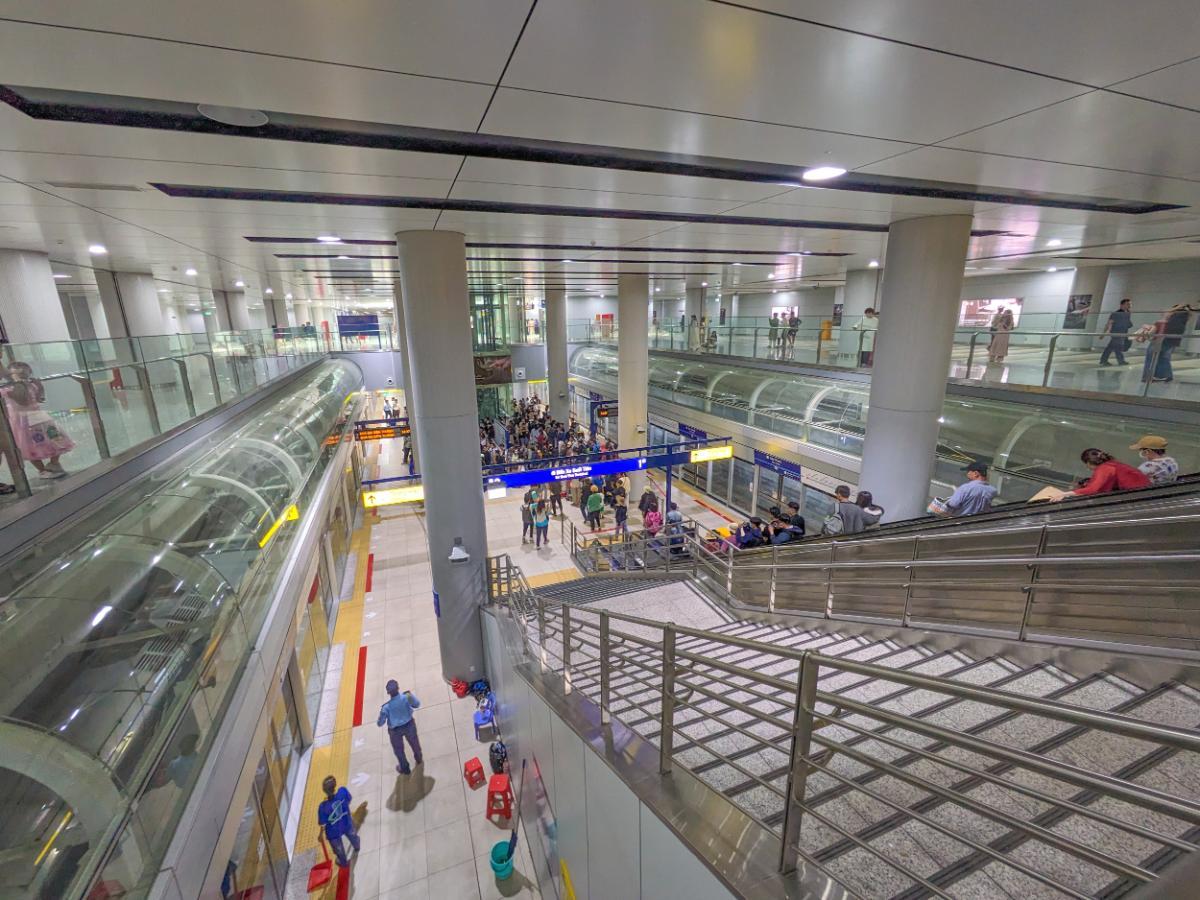 線路は上下線で2本。ベンタイン駅は始発駅