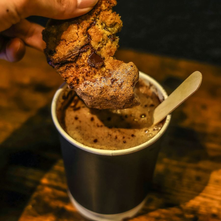 クッキーとホットチョコレートの組み合わせはシャドさんも激推し！